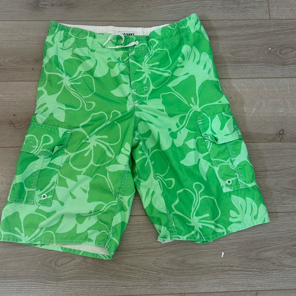 2x1 Boys swimsuits , pre owned with normal signs of use. - Picture 6 of 6
